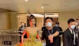 吃大瓜豪门夫人又爆料,吃瓜群众围观大瓜盛宴